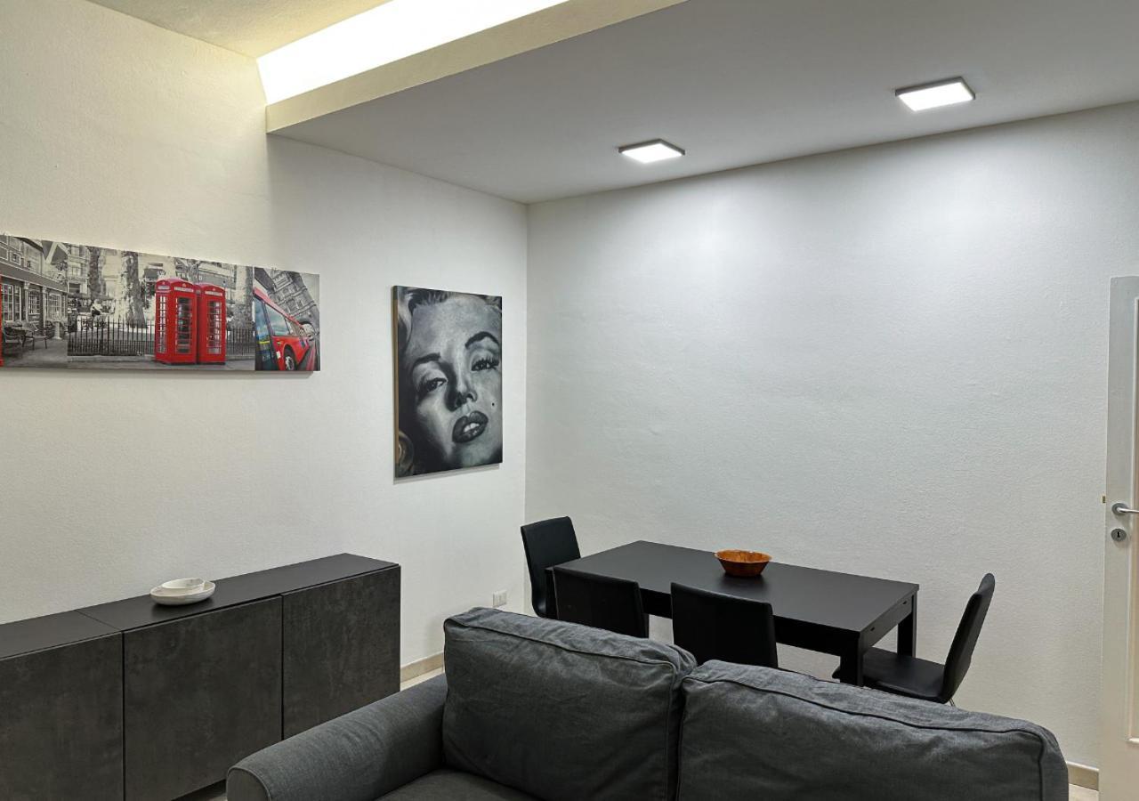 Modern Cenisio Apartment - Self Check-In & Parking Milaan Buitenkant foto