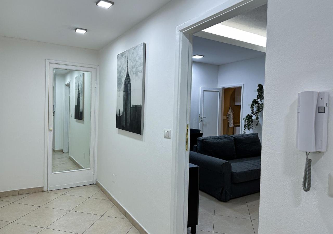 Modern Cenisio Apartment - Self Check-In & Parking Milaan Buitenkant foto