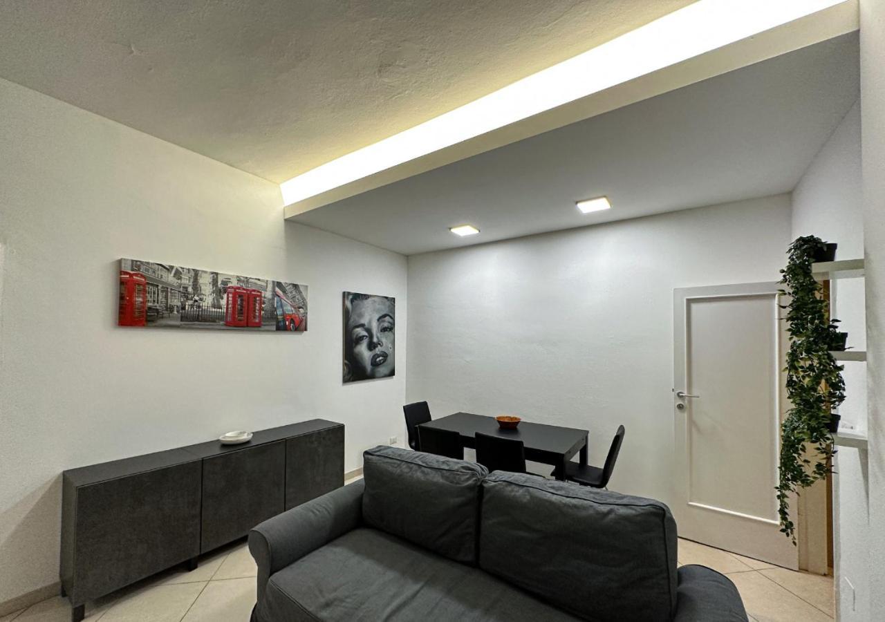 Modern Cenisio Apartment - Self Check-In & Parking Milaan Buitenkant foto