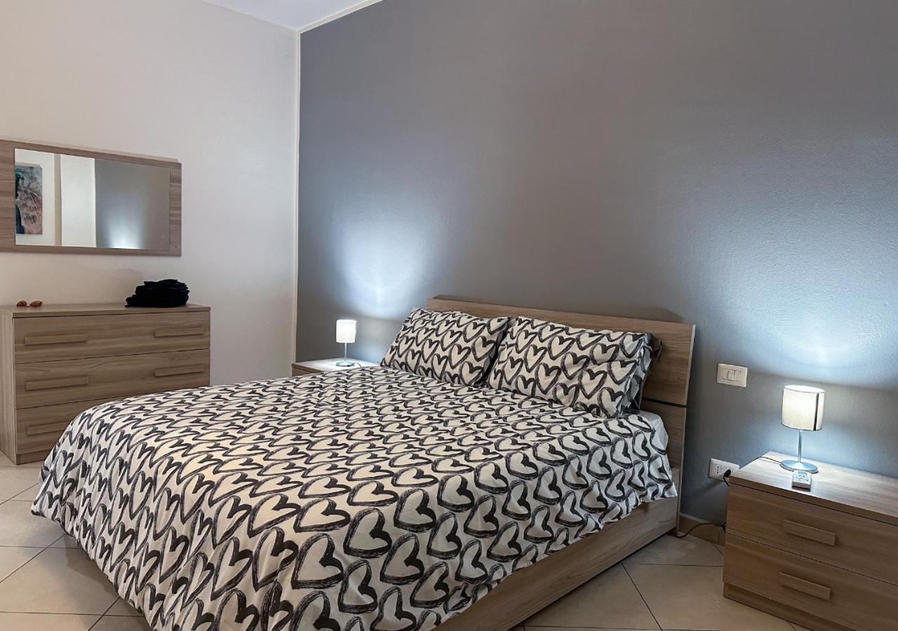 Modern Cenisio Apartment - Self Check-In & Parking Milaan Buitenkant foto