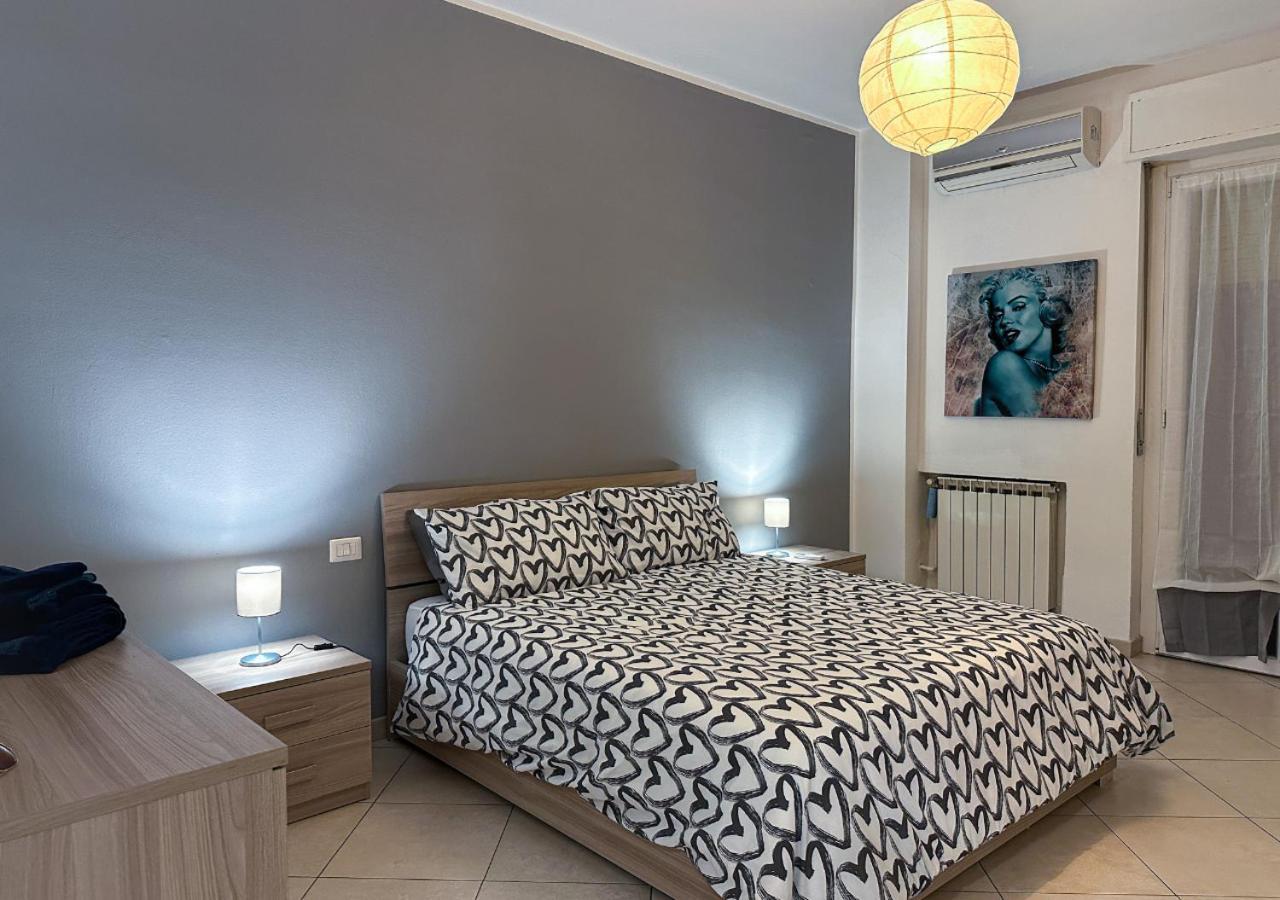 Modern Cenisio Apartment - Self Check-In & Parking Milaan Buitenkant foto
