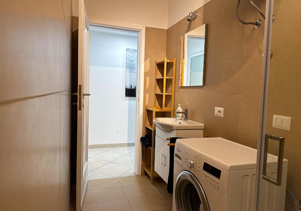 Modern Cenisio Apartment - Self Check-In & Parking Milaan Buitenkant foto